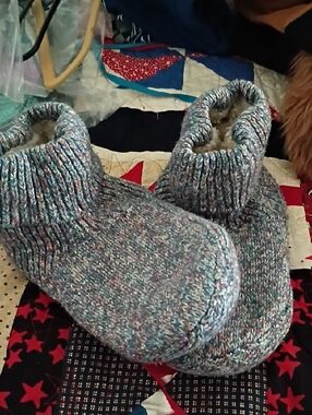 Cozy Multicolor Knit Bombas Slipper Boots